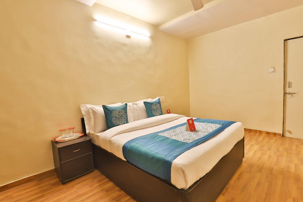 Oyo 11427 Hotel Kalyan Ahmedabad Extérieur photo