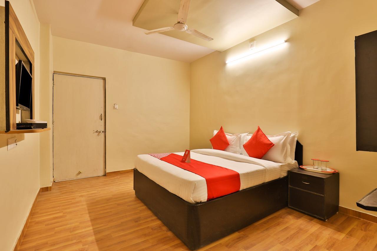 Oyo 11427 Hotel Kalyan Ahmedabad Extérieur photo
